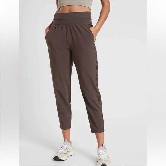 Athleta Walnut Brown Nolita Slim Tapered Crop Pant Sz 12 - Picture 1 of 14